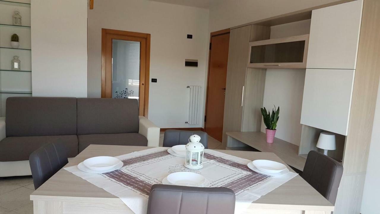 Domus Maris Viserba: Beachfront Stay Near Rimini Fairgrounds Exterior photo