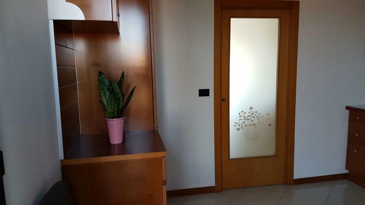 Domus Maris Viserba: Beachfront Stay Near Rimini Fairgrounds Exterior photo