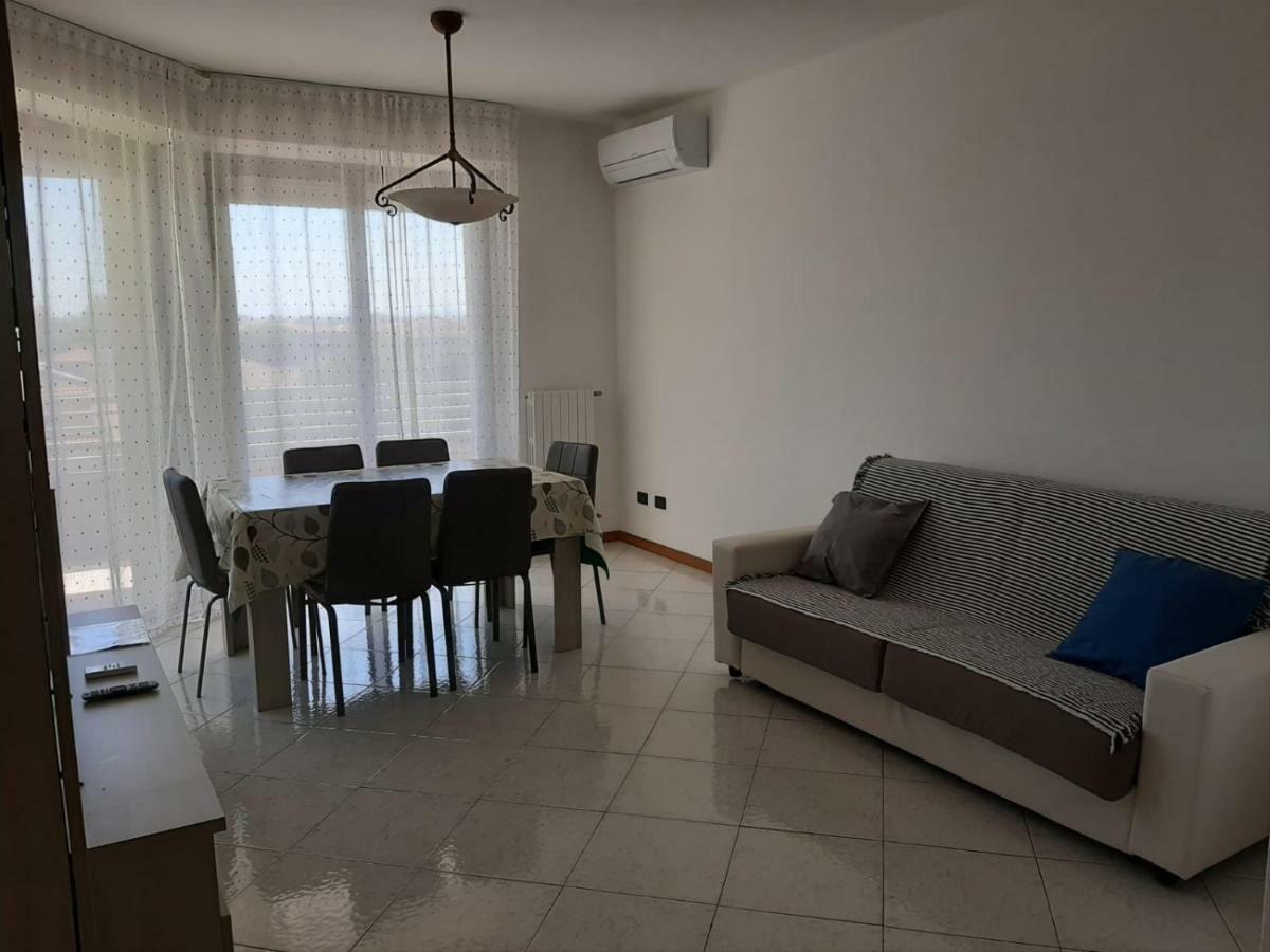 Domus Maris Viserba: Beachfront Stay Near Rimini Fairgrounds Exterior photo